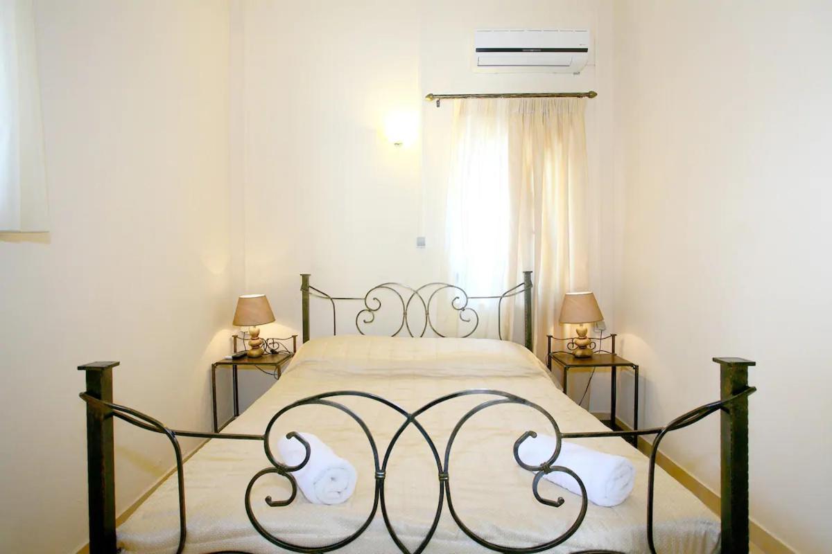 On The Beach Apartments Khóra Sfakíon Exterior foto
